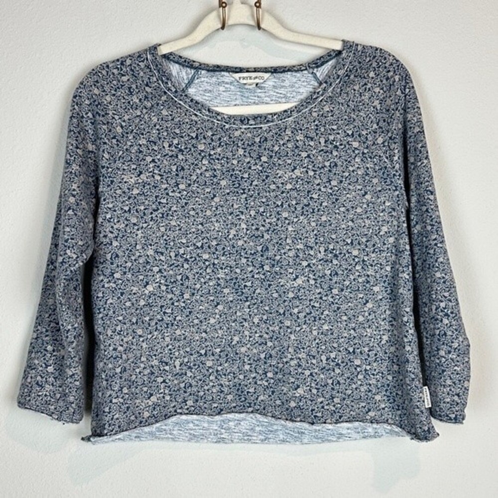 Frye & Co Cropped Blue Floral Crewneck Top M